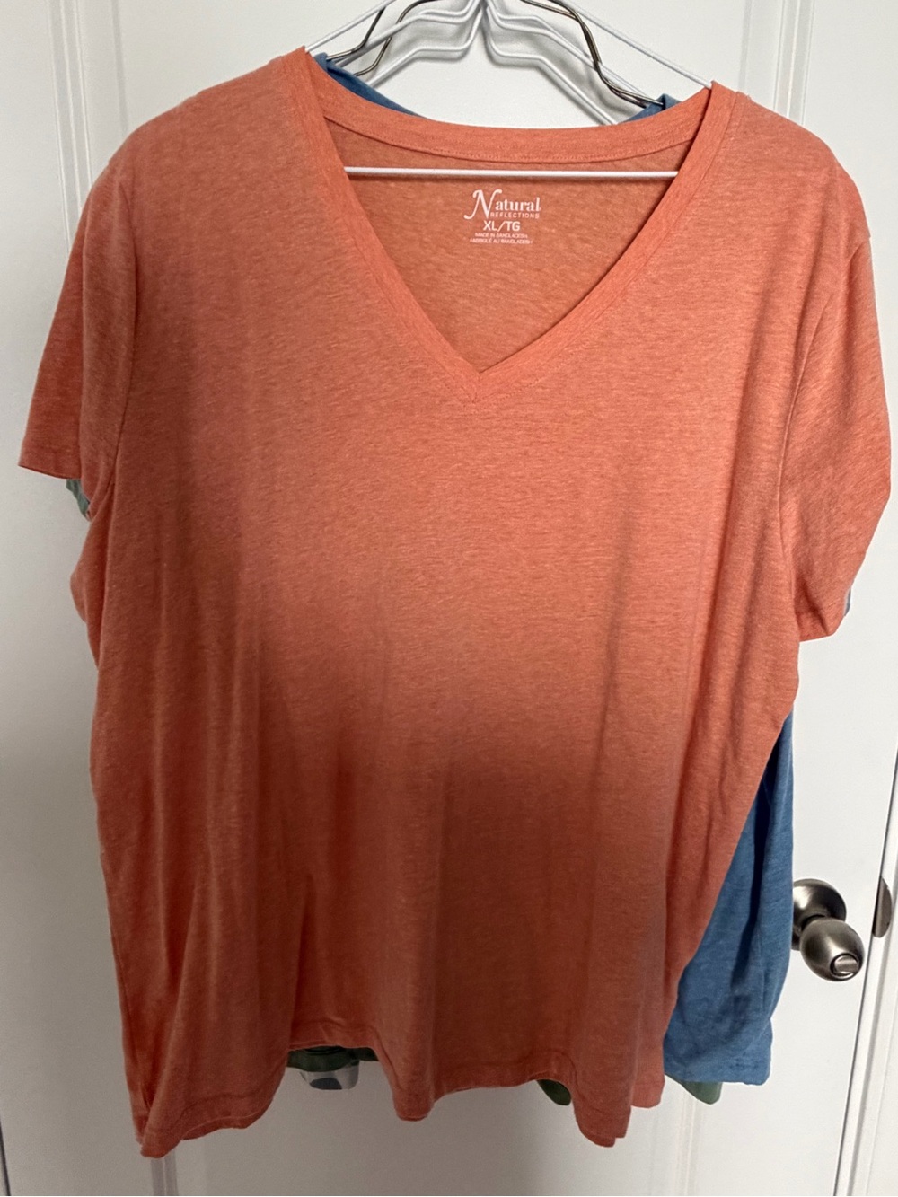 👚 Natural Reflections Coral V-Neck Short Sleeve Tee